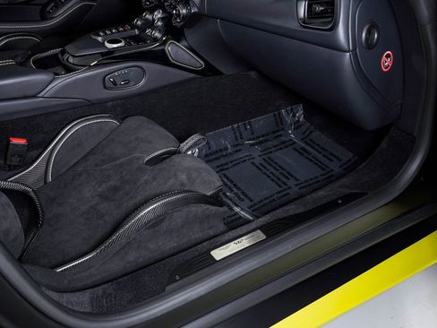 Used 2023 Aston Martin V12 Vantage Roadster image 23