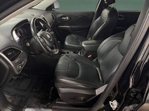 Used 2020 Jeep Cherokee Limited image 12