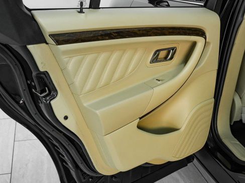 Used 2019 Ford Taurus Limited image 41