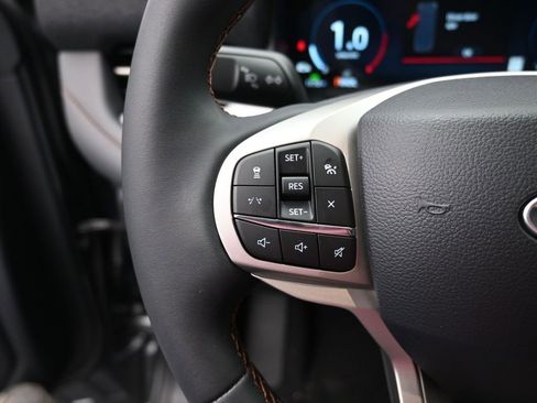 New 2026 Ford Explorer Active w/ Active Comfort Package image 7