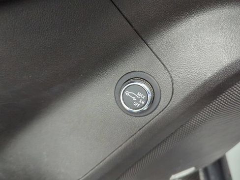 Used 2023 GMC Acadia SLT FWD image 12