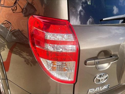 Used 2012 Toyota RAV4 Limited w/ Navigation Value Pkg AWD/4WD image 41