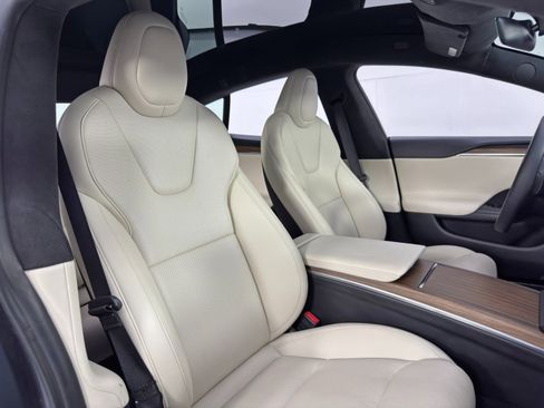 Used 2022 Tesla Model S image 42