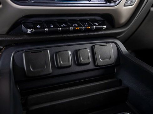 Used 2017 GMC Sierra 3500 Denali image 33