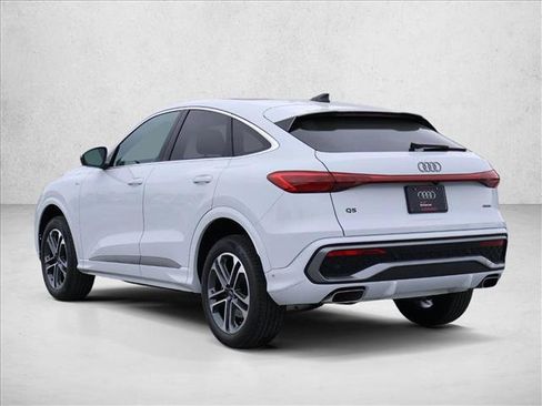 Certified 2025 Audi Q5 Premium w/ Convenience Package AWD/4WD image 9
