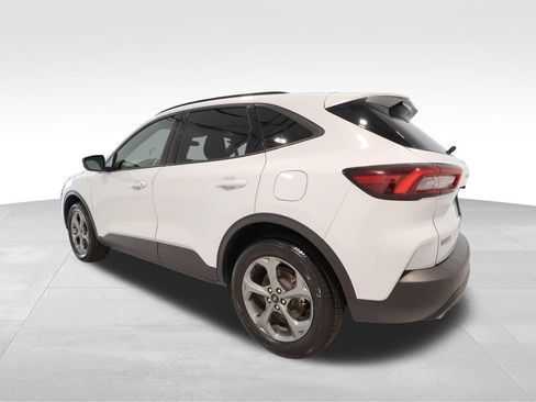 Used 2025 Ford Escape ST-Line Select AWD/4WD image 2