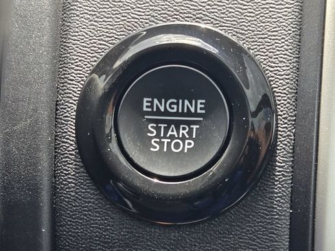 Used 2025 Ford Expedition Active AWD/4WD image 23