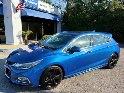 Used 2017 Chevrolet Cruze Premier FWD image 29