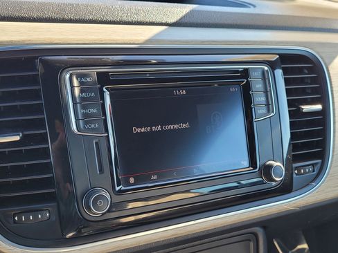 Used 2018 Volkswagen Beetle 2.0T S image 22