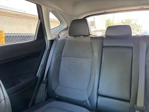 Used 2025 Kia Seltos S image 40