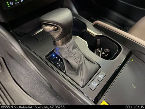 Used 2025 Lexus ES 300h w/ Premium Package FWD image 28