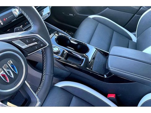 Used 2025 Buick Envision Sport Touring image 17