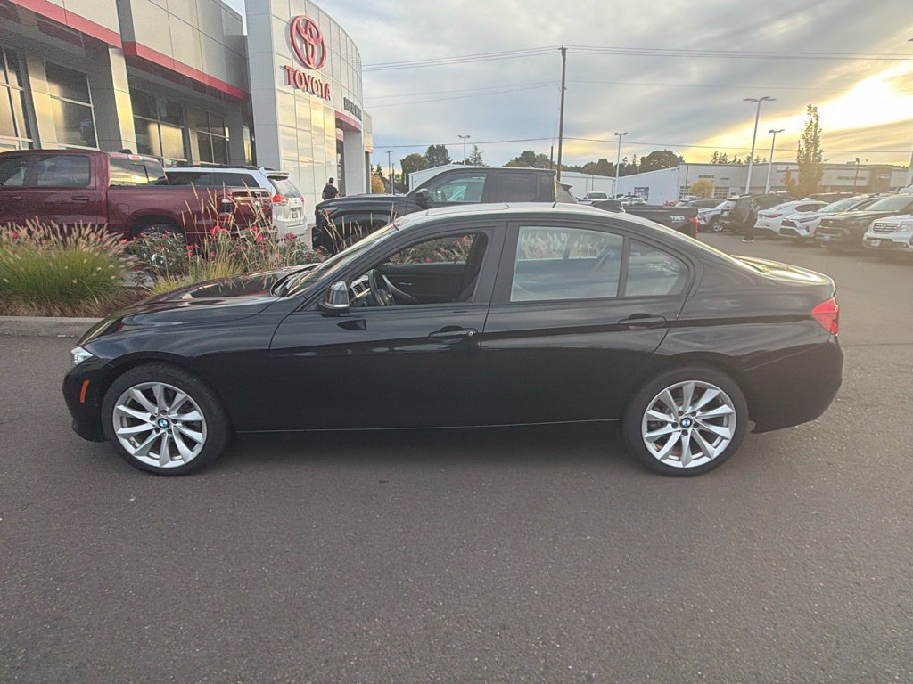 Used 2016 BMW 320i xDrive Sedan AWD/4WD image 7