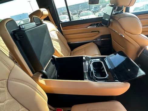 Used 2025 Jeep Grand Wagoneer L Series III w/ Rear Seat Video Group 1 AWD/4WD image 34
