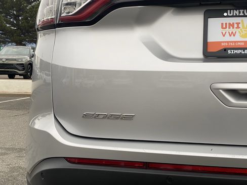 Used 2017 Ford Edge Titanium FWD image 27