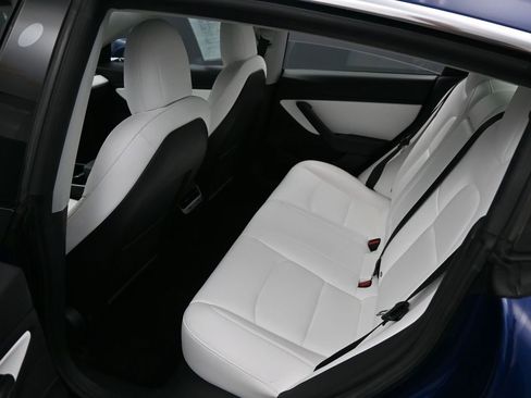 Used 2018 Tesla Model 3 Performance image 26