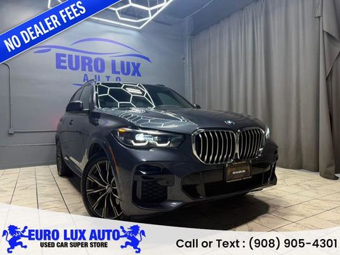 Used 2022 BMW X5 xDrive40i w/ M Sport Package AWD/4WD image 1