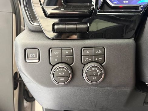 New 2026 Chevrolet Silverado 2500 ZR2 AWD/4WD image 7