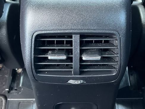Used 2022 Ford Escape SE w/ SE Sport Appearance Package FWD image 14