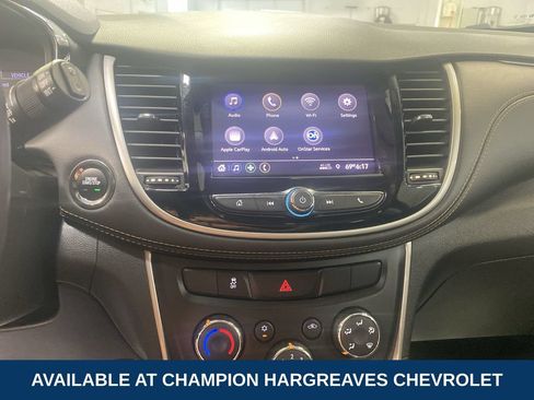 Used 2020 Chevrolet Trax LT w/ LT Convenience Package FWD image 17