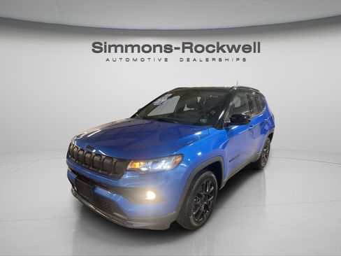 Used 2022 Jeep Compass Altitude w/ Convenience Group image 1