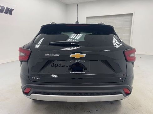 New 2026 Chevrolet Trax LT w/ Driver Confidence Package FWD image 6