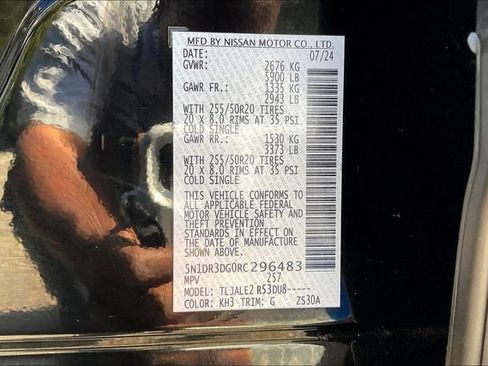 Used 2024 Nissan Pathfinder Platinum w/ Cargo Package image 32