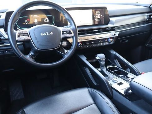 Used 2023 Kia Telluride LX FWD image 4