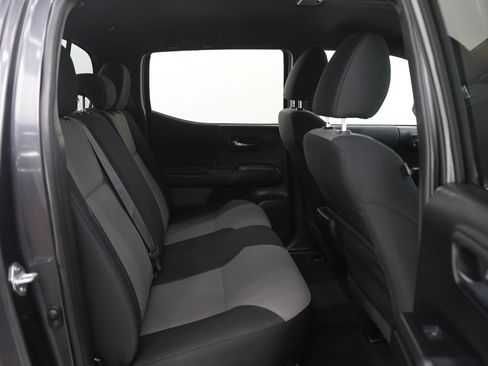 Used 2022 Toyota Tacoma TRD Sport AWD/4WD image 12