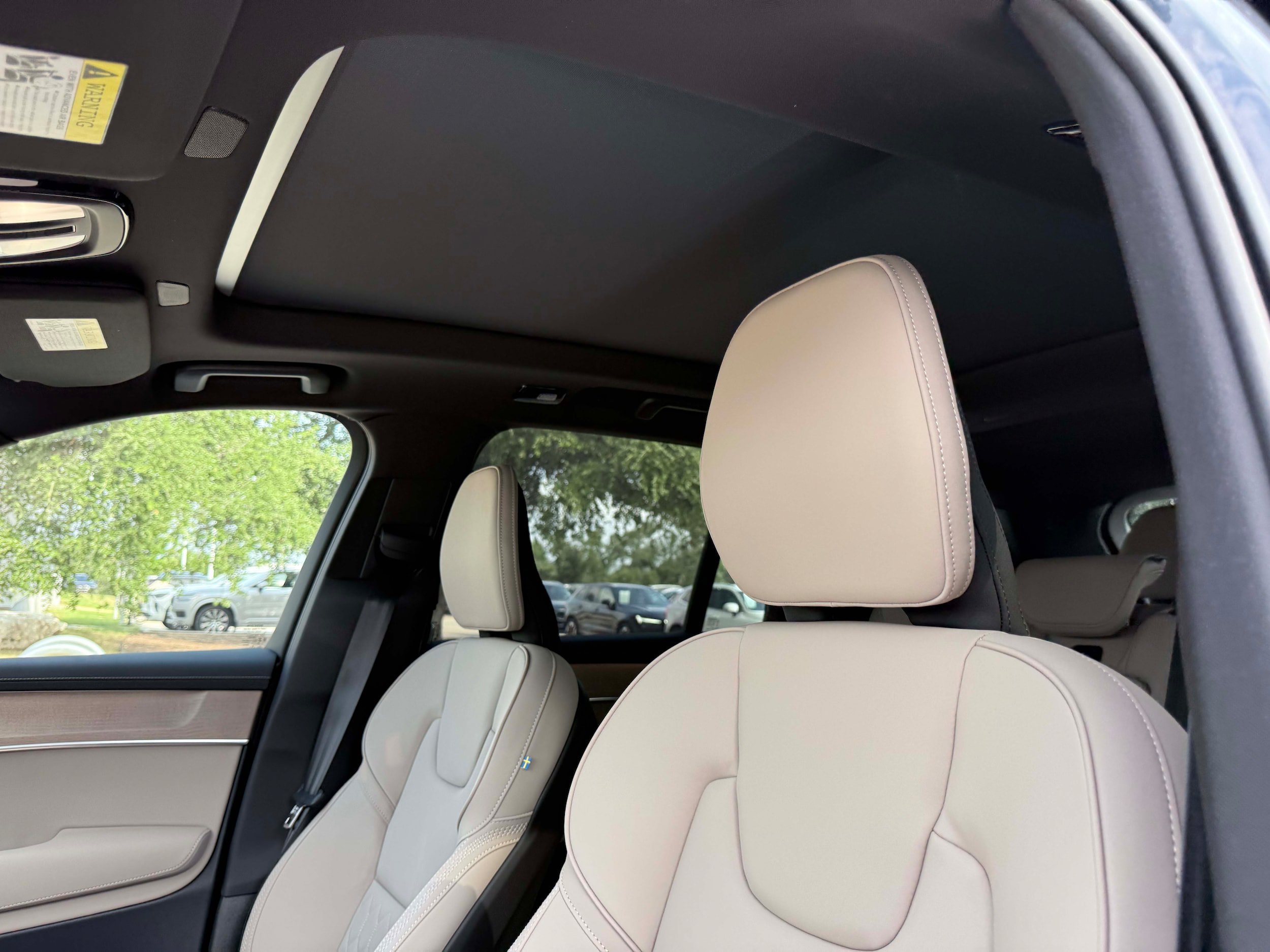 New 2026 Volvo XC90 T8 Plus w/ Protection Package Premier AWD/4WD image 14