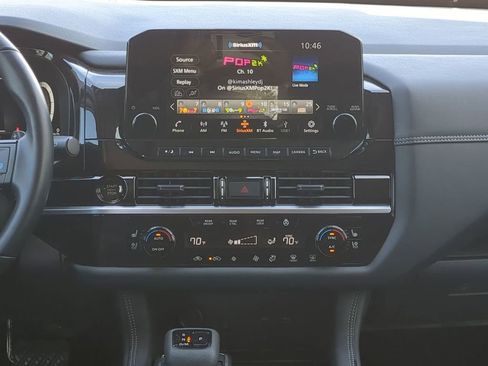 Certified 2025 Nissan Pathfinder Platinum image 18