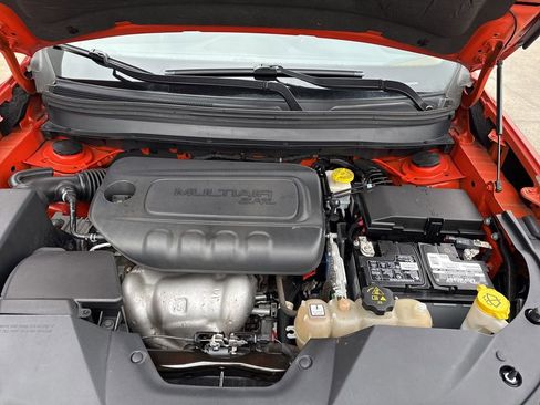 Used 2021 Jeep Cherokee Altitude image 28