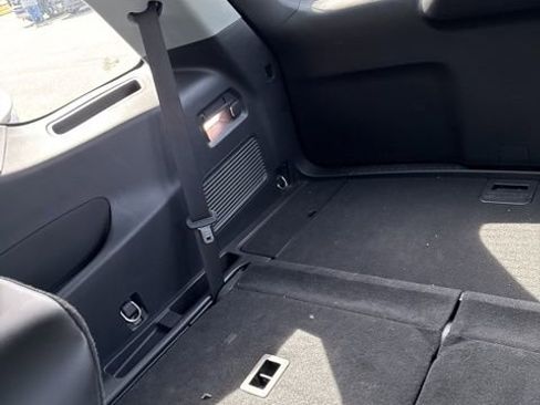 Used 2022 Ford Explorer XLT w/ Equipment Group 202A image 16