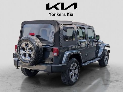 Used 2016 Jeep Wrangler Unlimited Sahara w/ Dual Top Group AWD/4WD image 6