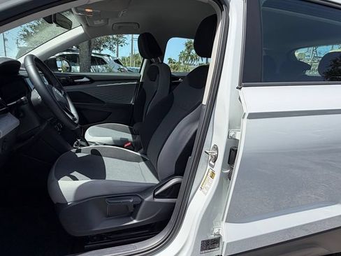 Certified 2023 Volkswagen Taos S FWD image 11