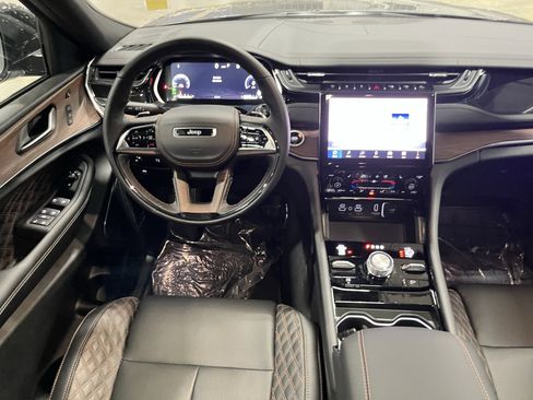 New 2025 Jeep Grand Cherokee L Summit w/ Luxury Tech Group V AWD/4WD image 11