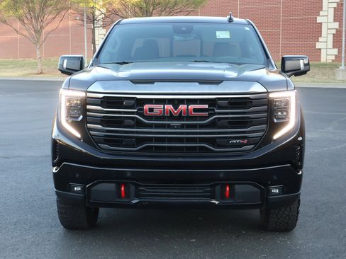 Used 2024 GMC Sierra 1500 AT4 w/ Technology Package image 32