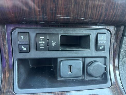 Used 2017 Chevrolet Traverse LT w/ Style and Technology Package AWD/4WD image 20