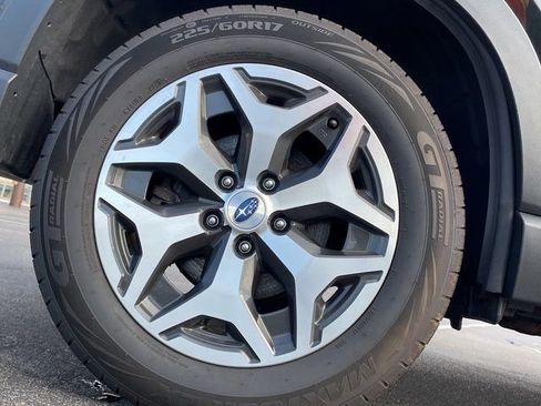 Used 2023 Subaru Forester Premium image 20