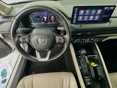 Used 2023 Honda Accord Touring image 14