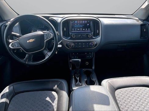 Used 2018 Chevrolet Colorado Z71 AWD/4WD image 14