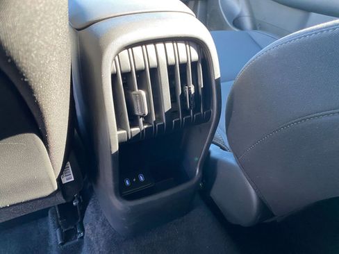 Used 2025 Hyundai Kona SEL image 24