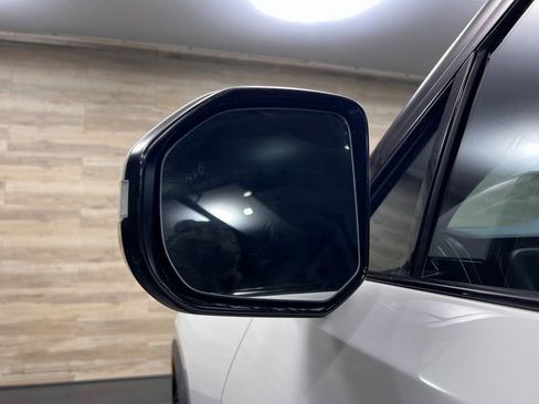 Used 2023 Rivian R1S Adventure image 29