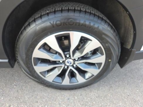 Used 2025 Subaru Outback Limited AWD/4WD image 24