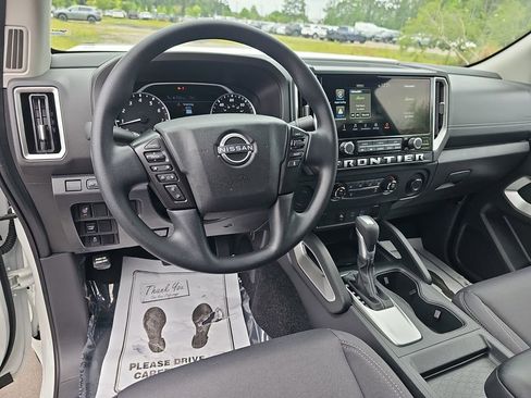 Used 2026 Nissan Frontier SV w/ Tow Package RWD image 20