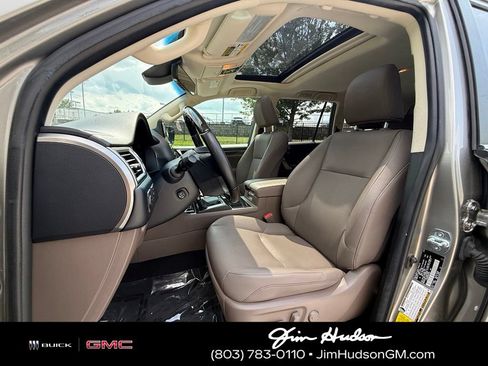 Used 2022 Lexus GX 460 Premium w/ Premium Package AWD/4WD image 6