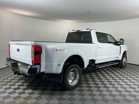 Certified 2025 Ford F450 Lariat w/ FX4 Off-Road Package image 4