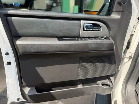 Used 2013 Ford Expedition Limited AWD/4WD image 11