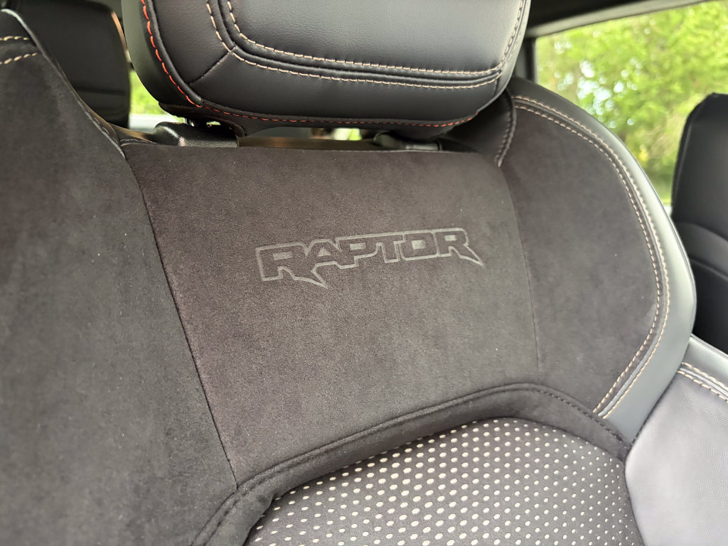 New 2026 Ford Bronco Raptor w/ Interior Carbon Fiber Pack AWD/4WD image 32