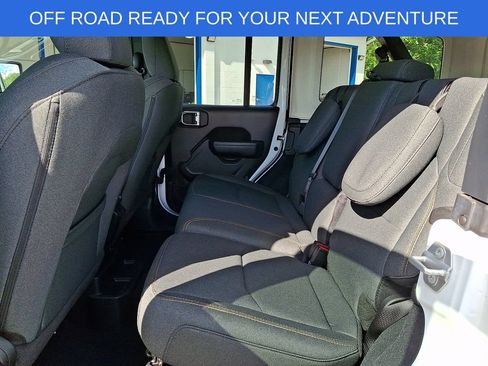 Used 2024 Jeep Wrangler Unlimited AWD/4WD image 10